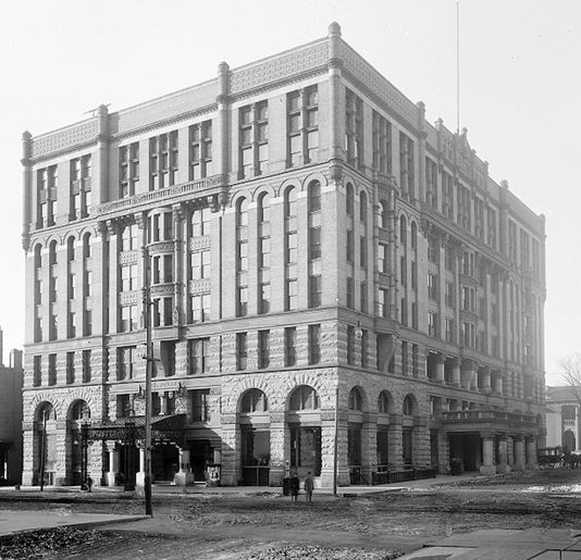Pfister Hotel 1901