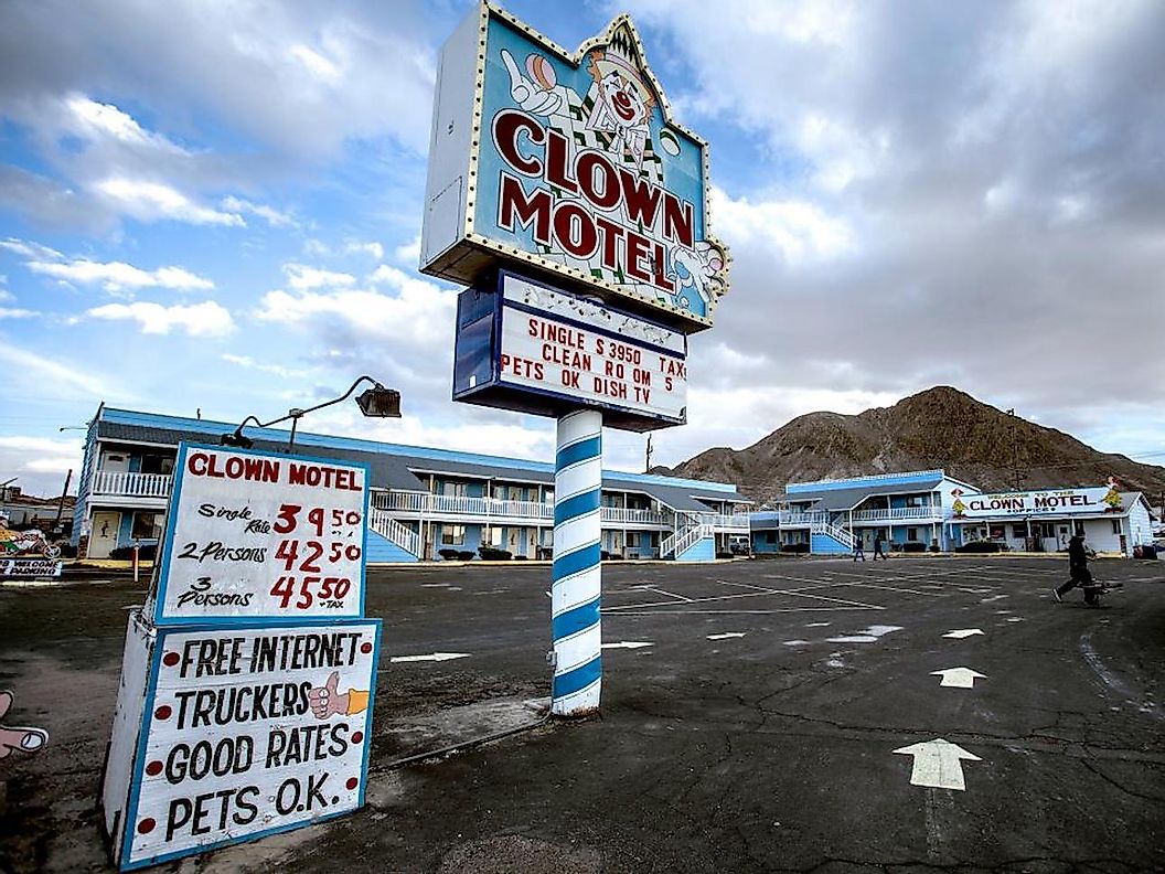 The World Famous Clown Motel entrance