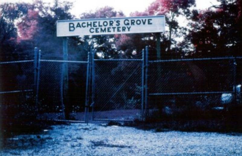 bachelor grove cemetery entrance