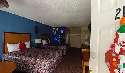 room 214 clown motel 1