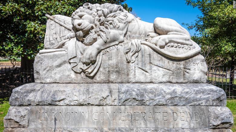 Oakland Cemetery lion of atlanta
