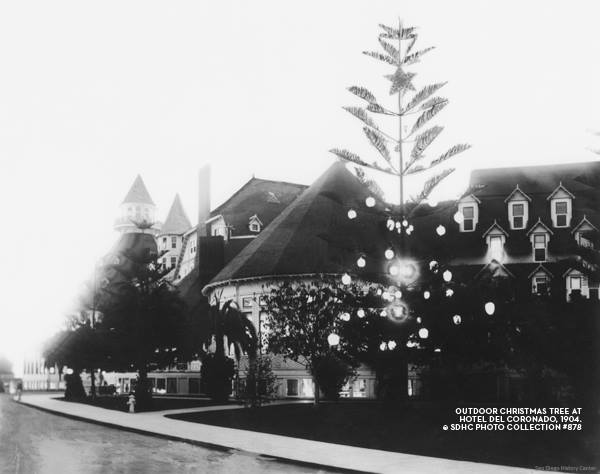 hotel del coronado christmas tree light