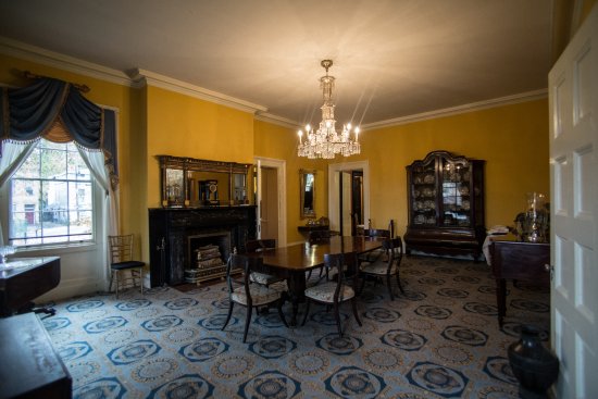 ten broeck mansion dining room